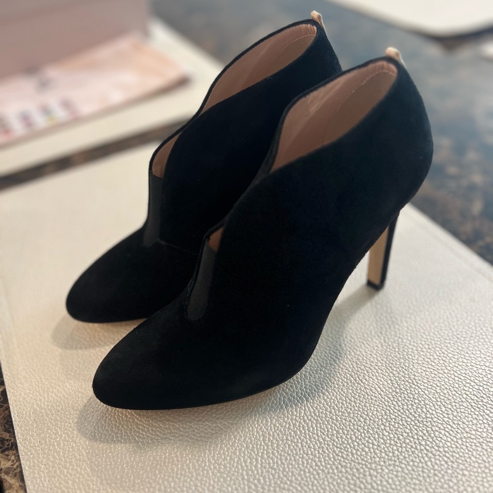 SJP by Sarah Jessica Parker Black Heeled Boots - Picture 2 of 7
